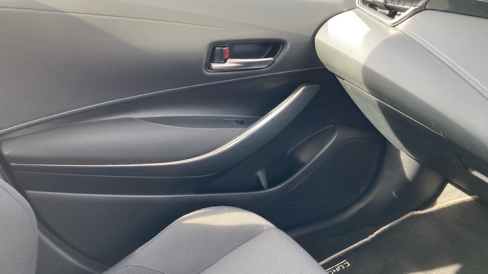 Toyota Corolla 1.8 VVT-i Hybrid Icon Tech 5dr CVT Hybrid Estate - Image 38