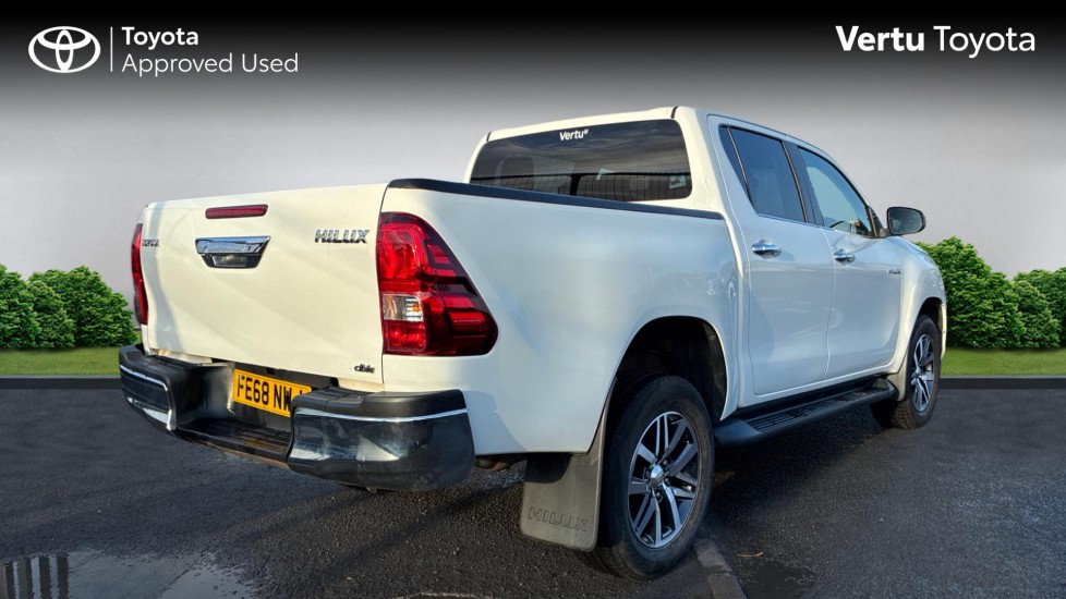 Toyota Hilux Diesel Invincible D/Cab Pick Up 2.4 D-4D Auto - Image 2