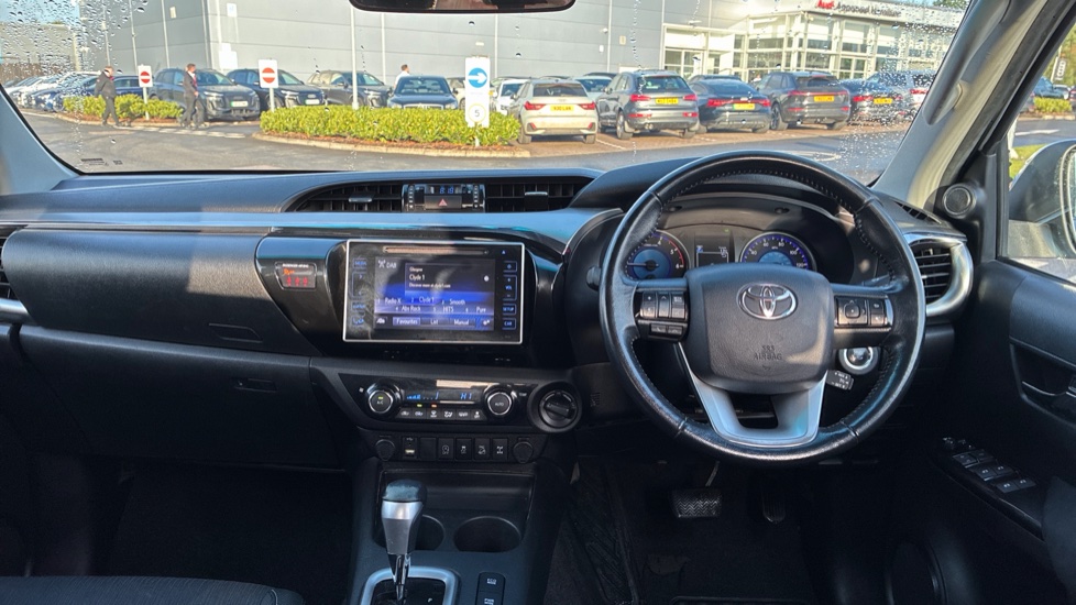 Toyota Hilux Diesel Invincible D/Cab Pick Up 2.4 D-4D Auto - Image 6