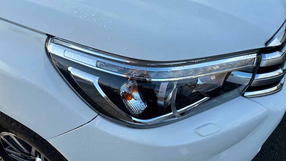 Toyota Hilux Diesel Invincible D/Cab Pick Up 2.4 D-4D Auto - Image 20
