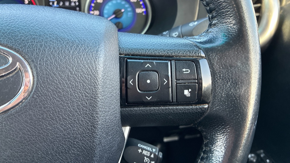 Toyota Hilux Diesel Invincible D/Cab Pick Up 2.4 D-4D Auto - Image 31
