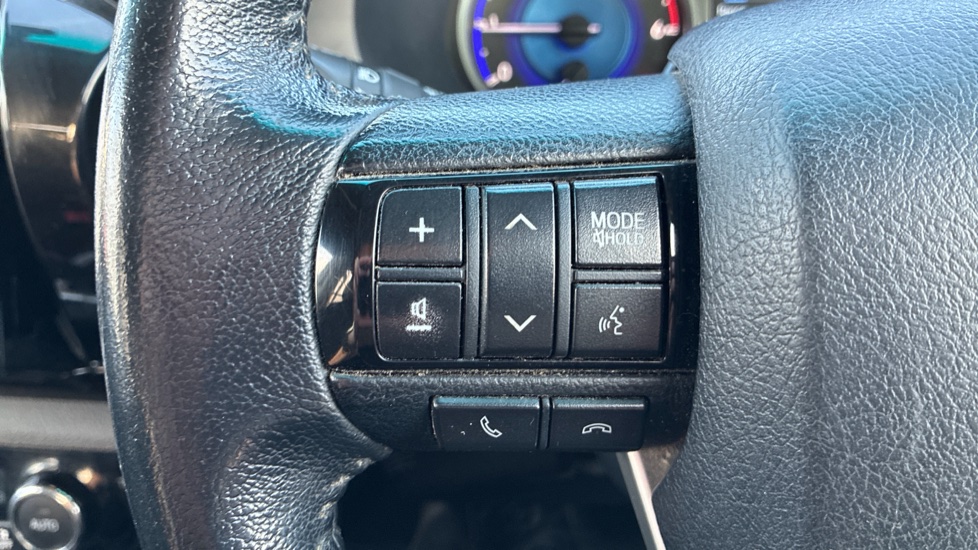 Toyota Hilux Diesel Invincible D/Cab Pick Up 2.4 D-4D Auto - Image 39
