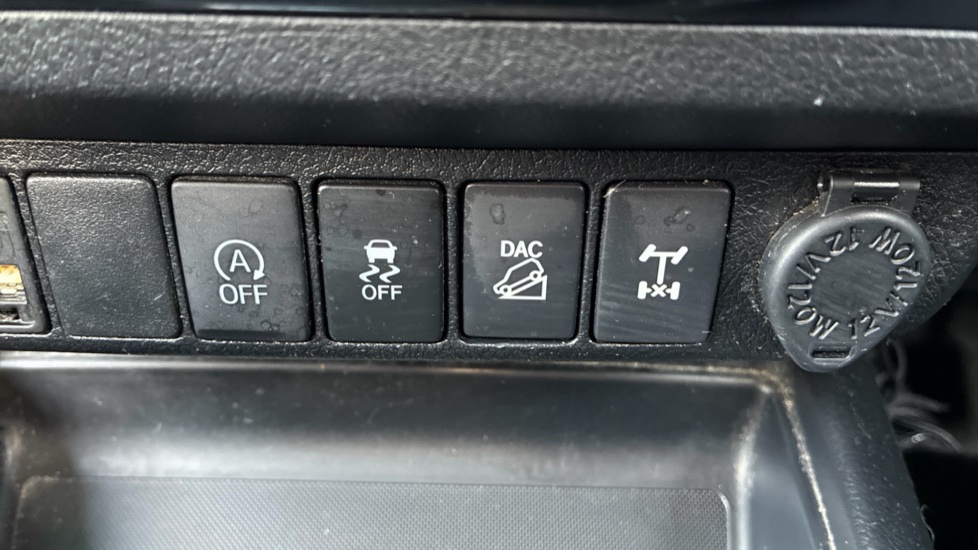 Toyota Hilux Diesel Invincible D/Cab Pick Up 2.4 D-4D Auto - Image 40