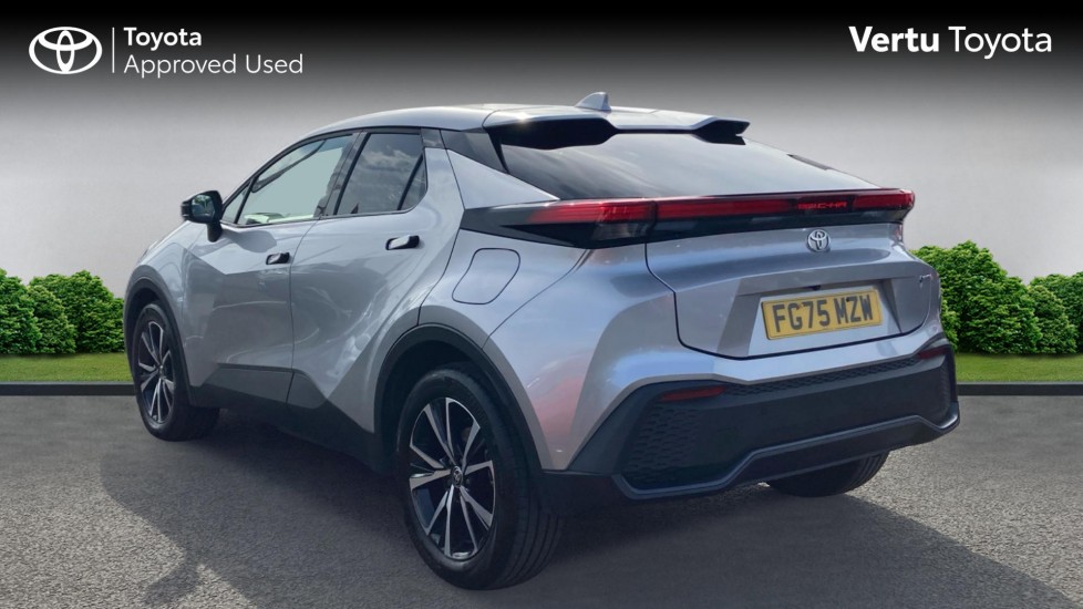 Toyota C-HR 2.0 PHEV Design 5dr CVT Hatchback - Image 4