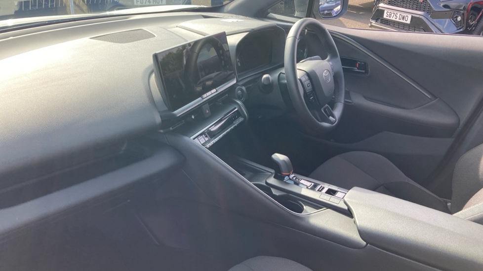Toyota C-HR 2.0 PHEV Design 5dr CVT Hatchback - Image 5