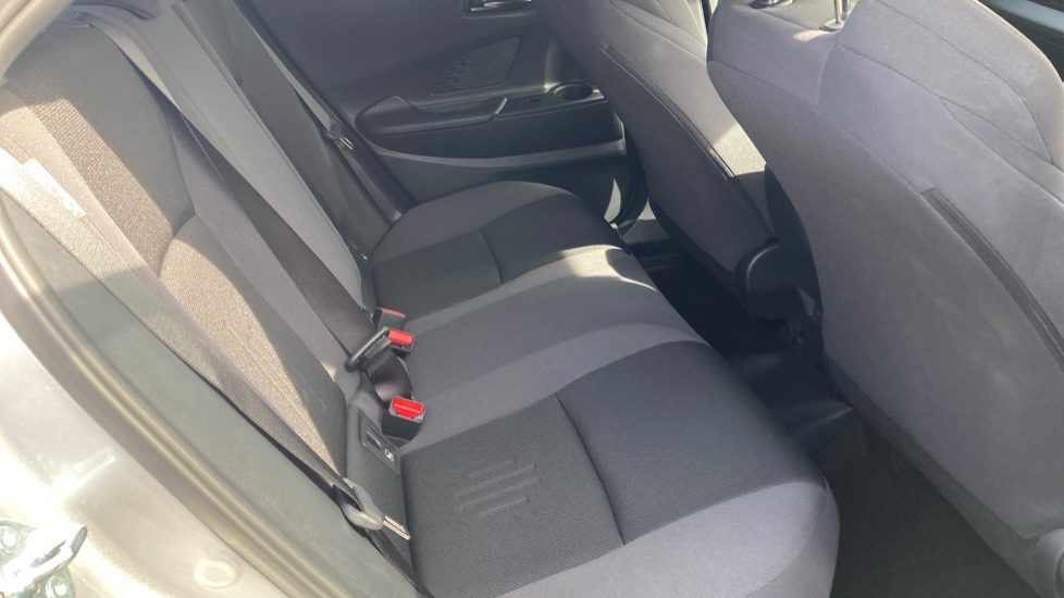Toyota C-HR 2.0 PHEV Design 5dr CVT Hatchback - Image 8