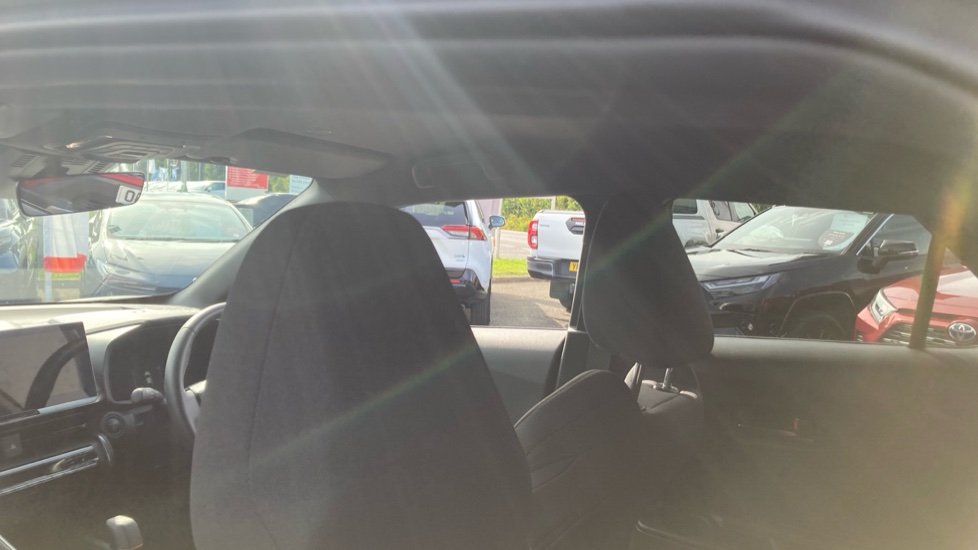 Toyota C-HR 2.0 PHEV Design 5dr CVT Hatchback - Image 19