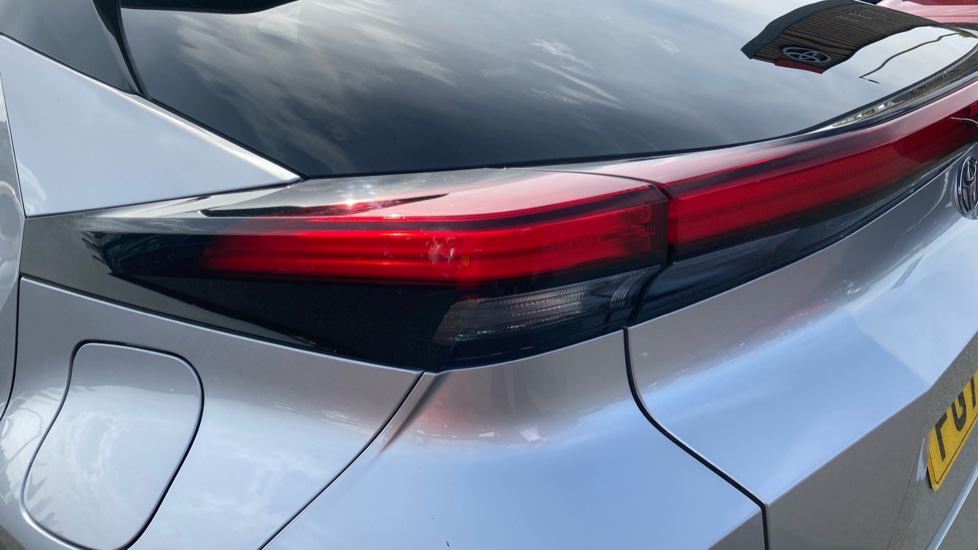 Toyota C-HR 2.0 PHEV Design 5dr CVT Hatchback - Image 21