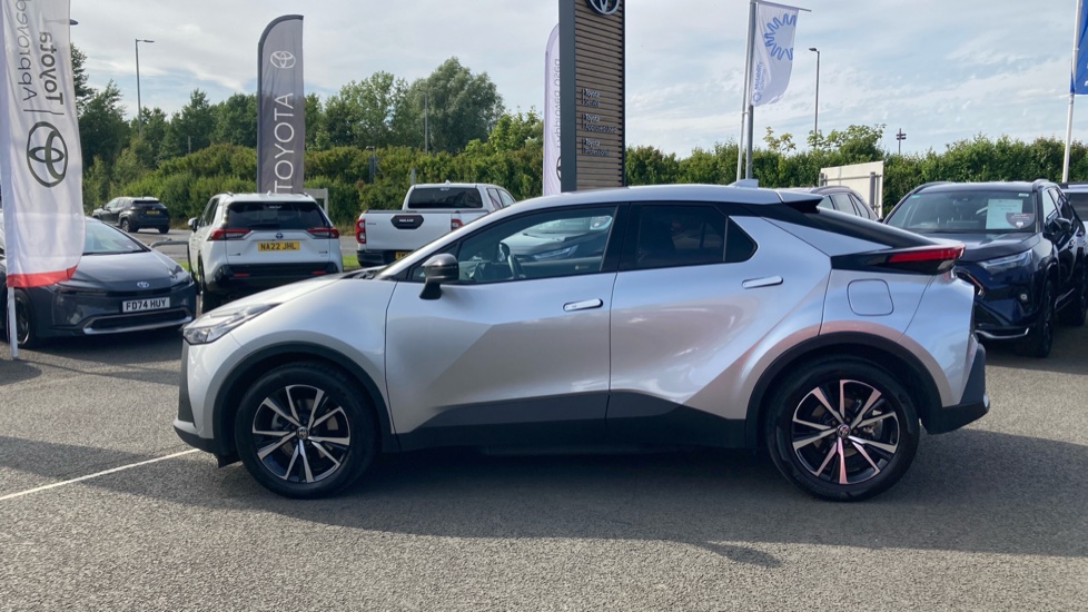 Toyota C-HR 2.0 PHEV Design 5dr CVT Hatchback - Image 24