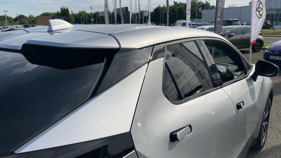 Toyota C-HR 2.0 PHEV Design 5dr CVT Hatchback - Image 36