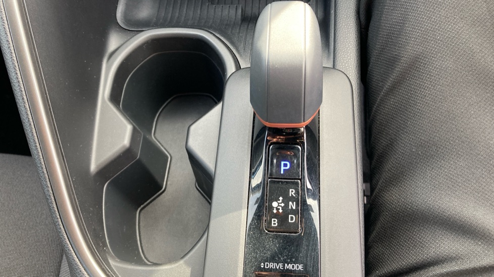 Toyota C-HR 2.0 PHEV Design 5dr CVT Hatchback - Image 50