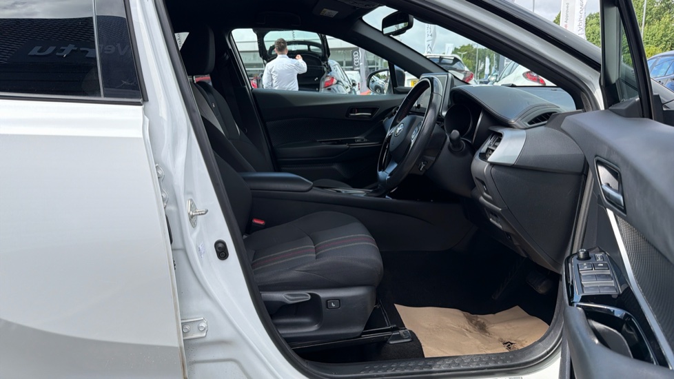 Toyota C-HR 1.8 Hybrid GR Sport 5dr CVT Hybrid Hatchback - Image 12
