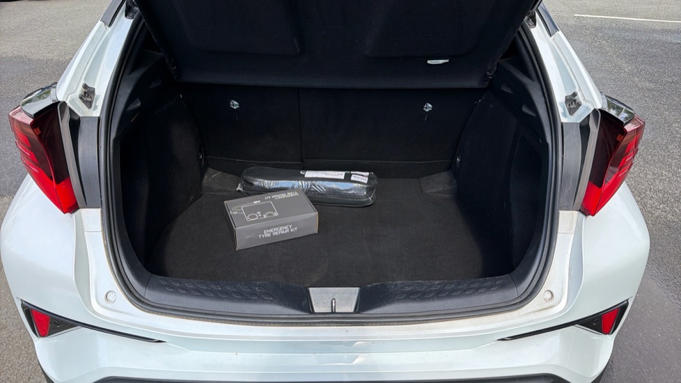 Toyota C-HR 1.8 Hybrid GR Sport 5dr CVT Hybrid Hatchback - Image 13