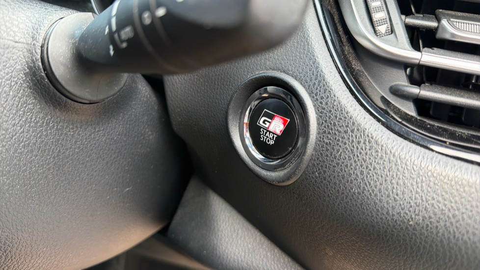 Toyota C-HR 1.8 Hybrid GR Sport 5dr CVT Hybrid Hatchback - Image 16