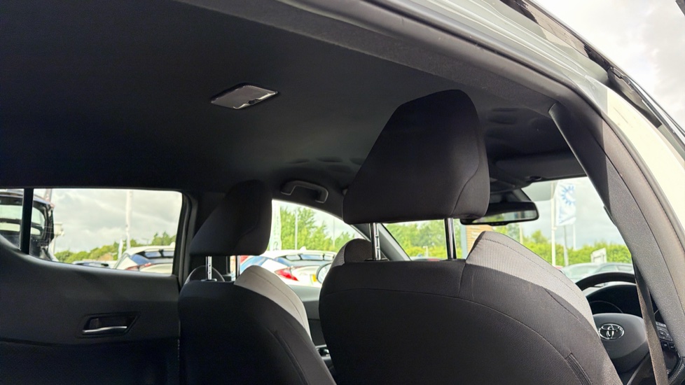 Toyota C-HR 1.8 Hybrid GR Sport 5dr CVT Hybrid Hatchback - Image 19