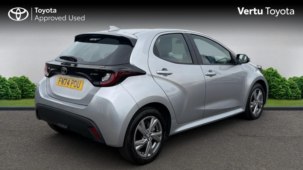 Toyota Yaris 1.5 Hybrid Icon 5dr CVT Hybrid Hatchback - Image 2