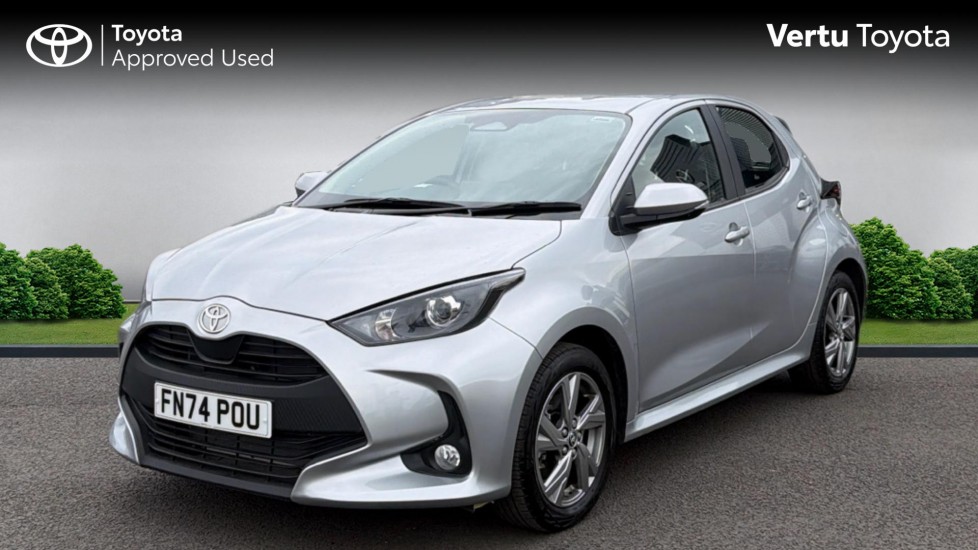 Toyota Yaris 1.5 Hybrid Icon 5dr CVT Hybrid Hatchback - Image 3