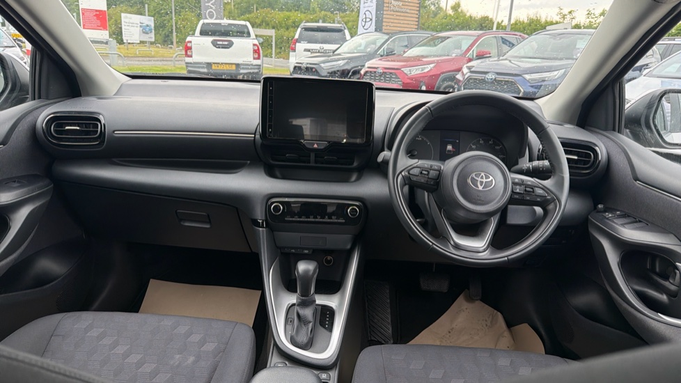 Toyota Yaris 1.5 Hybrid Icon 5dr CVT Hybrid Hatchback - Image 6