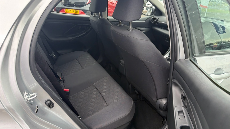 Toyota Yaris 1.5 Hybrid Icon 5dr CVT Hybrid Hatchback - Image 8