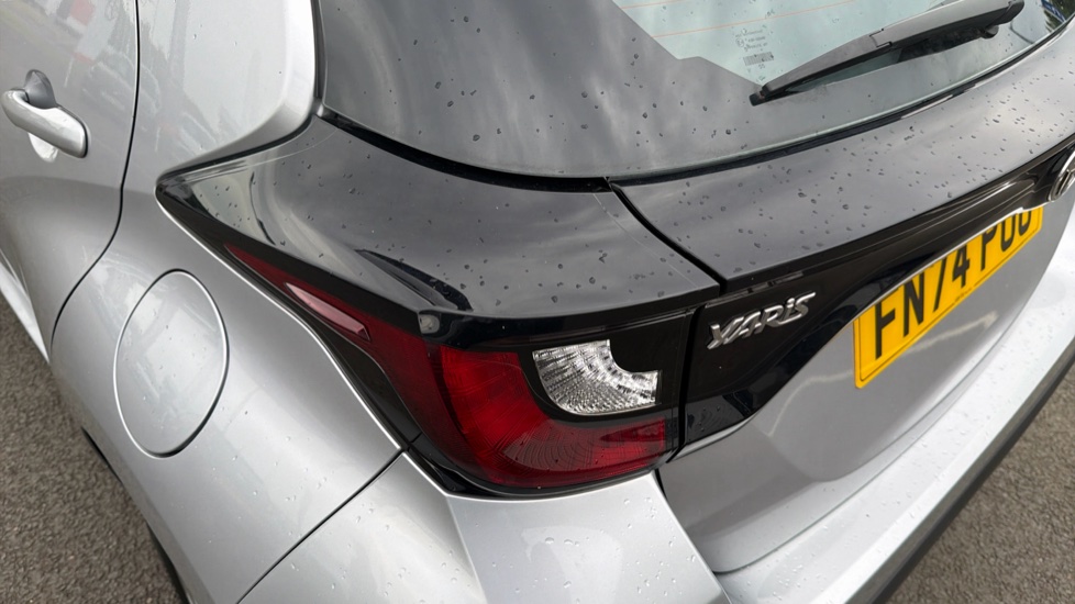 Toyota Yaris 1.5 Hybrid Icon 5dr CVT Hybrid Hatchback - Image 21