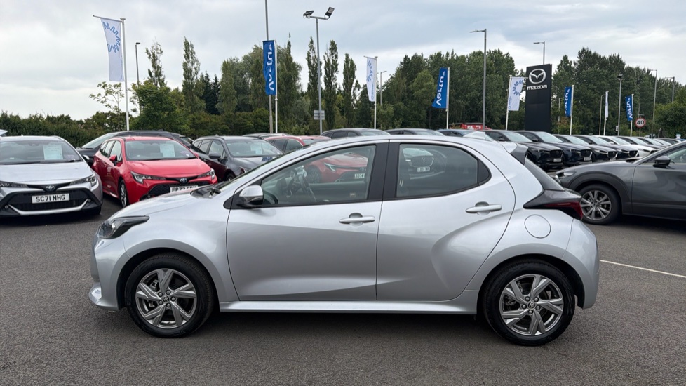 Toyota Yaris 1.5 Hybrid Icon 5dr CVT Hybrid Hatchback - Image 24