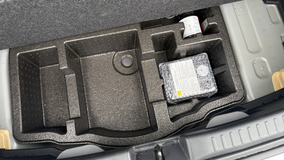 Toyota Yaris 1.5 Hybrid Icon 5dr CVT Hybrid Hatchback - Image 29