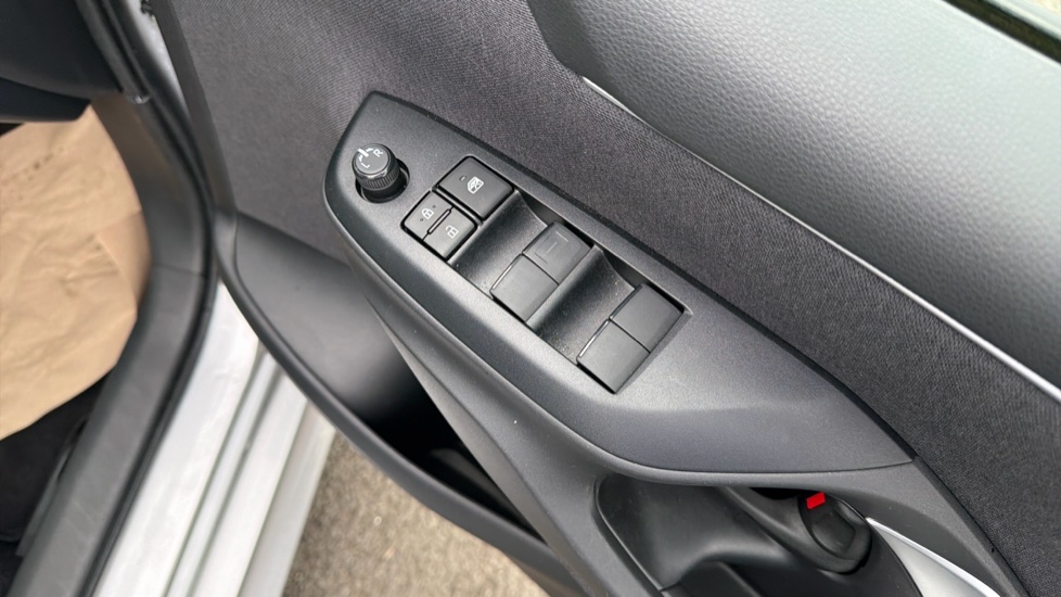 Toyota Yaris 1.5 Hybrid Icon 5dr CVT Hybrid Hatchback - Image 30
