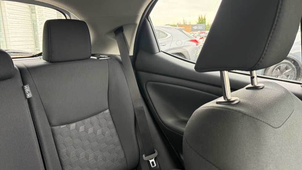 Toyota Yaris 1.5 Hybrid Icon 5dr CVT Hybrid Hatchback - Image 45