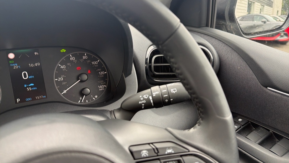 Toyota Yaris 1.5 Hybrid Icon 5dr CVT Hybrid Hatchback - Image 48