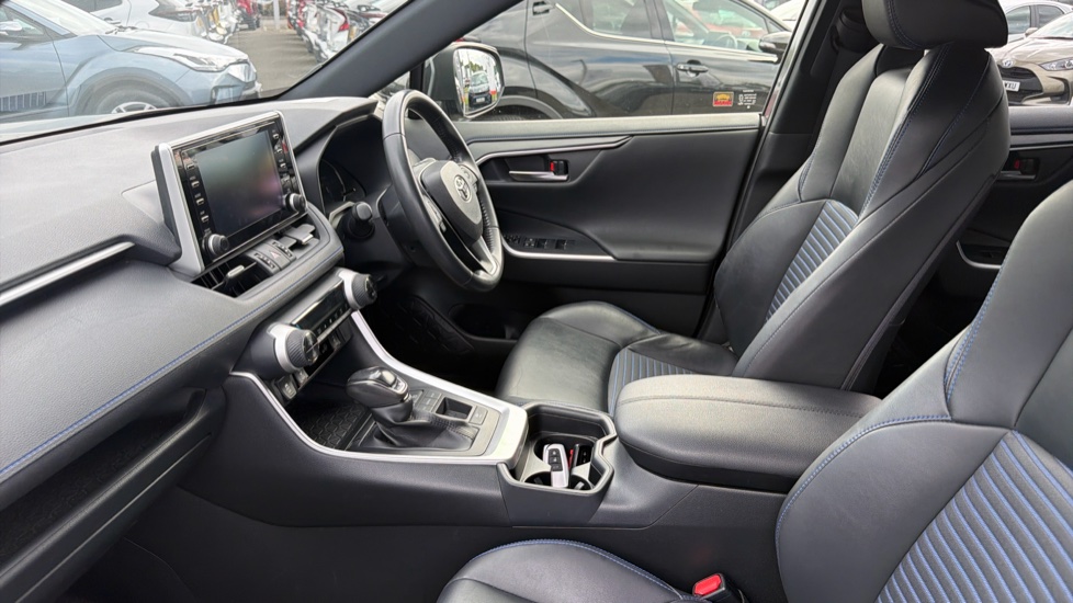 Toyota RAV4 2.5 VVT-i Hybrid Dynamic 5dr CVT 2WD Hybrid Estate - Image 5