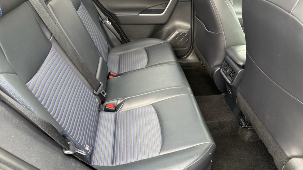 Toyota RAV4 2.5 VVT-i Hybrid Dynamic 5dr CVT 2WD Hybrid Estate - Image 8