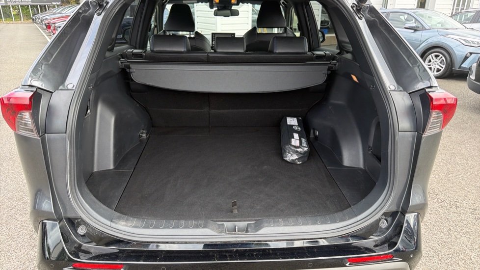 Toyota RAV4 2.5 VVT-i Hybrid Dynamic 5dr CVT 2WD Hybrid Estate - Image 13