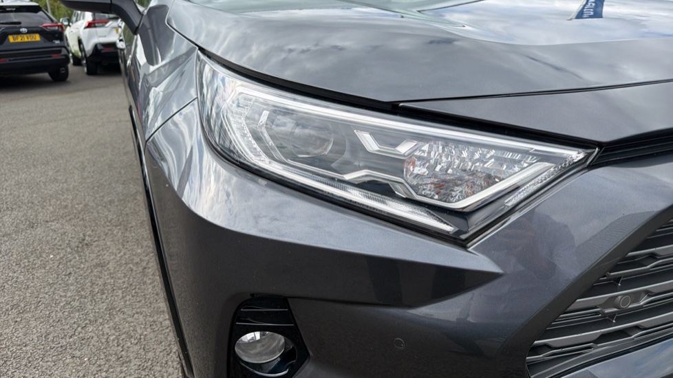 Toyota RAV4 2.5 VVT-i Hybrid Dynamic 5dr CVT 2WD Hybrid Estate - Image 20