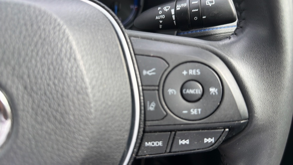 Toyota RAV4 2.5 VVT-i Hybrid Dynamic 5dr CVT 2WD Hybrid Estate - Image 29