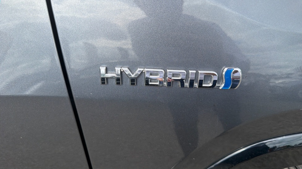 Toyota RAV4 2.5 VVT-i Hybrid Dynamic 5dr CVT 2WD Hybrid Estate - Image 34
