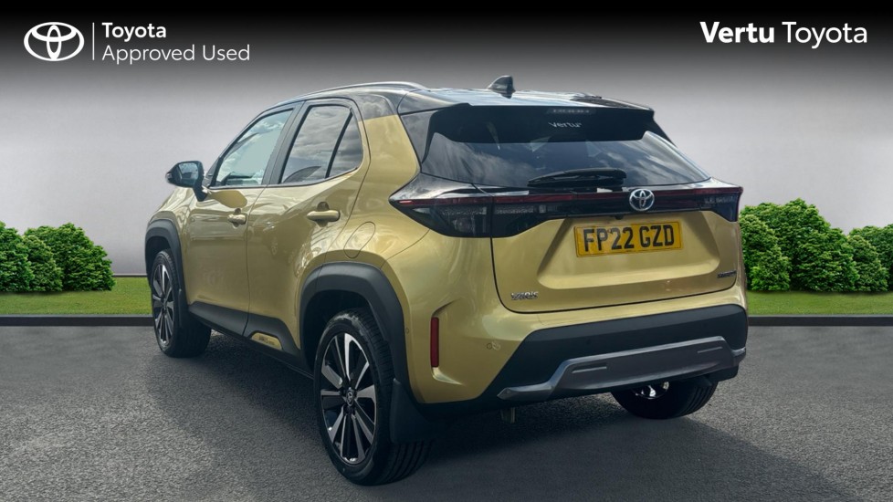 Toyota Yaris Cross 1.5 Hybrid Premiere Edition 5dr CVT Hybrid Estate - Image 4