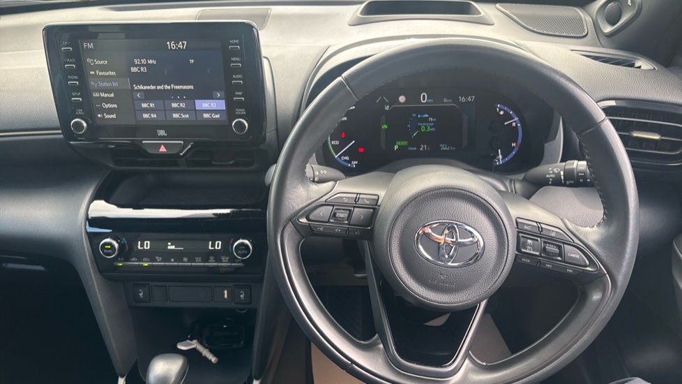 Toyota Yaris Cross 1.5 Hybrid Premiere Edition 5dr CVT Hybrid Estate - Image 6