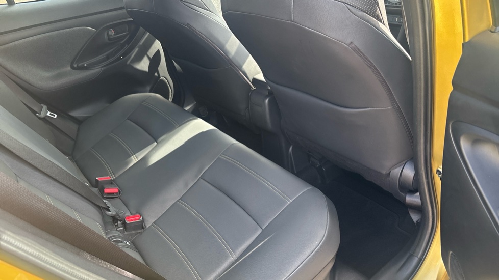 Toyota Yaris Cross 1.5 Hybrid Premiere Edition 5dr CVT Hybrid Estate - Image 8