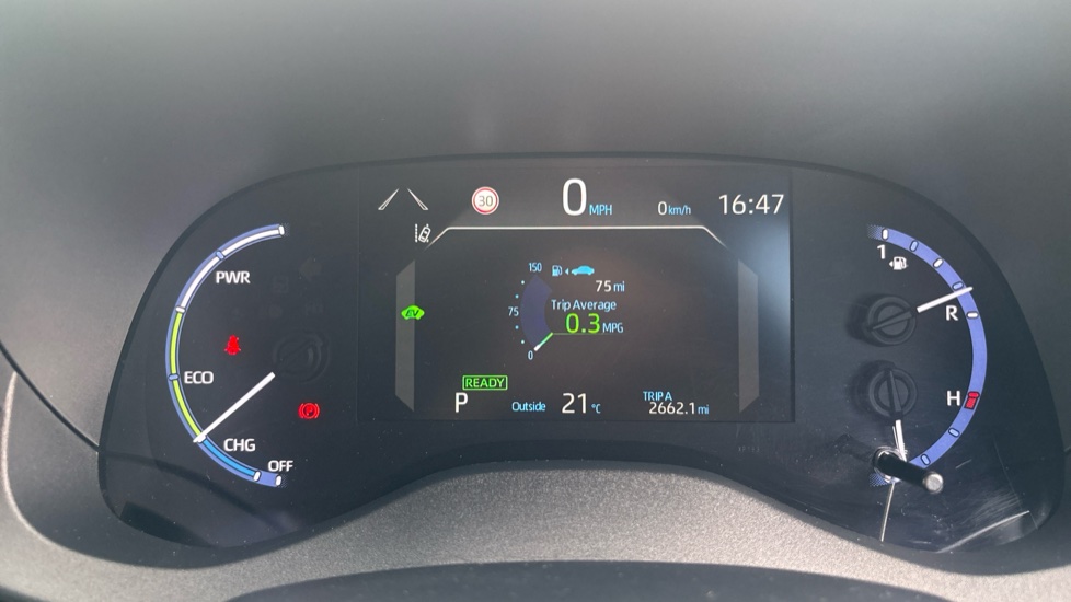 Toyota Yaris Cross 1.5 Hybrid Premiere Edition 5dr CVT Hybrid Estate - Image 11