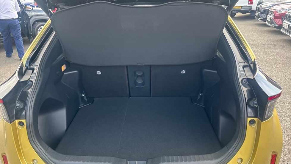 Toyota Yaris Cross 1.5 Hybrid Premiere Edition 5dr CVT Hybrid Estate - Image 13