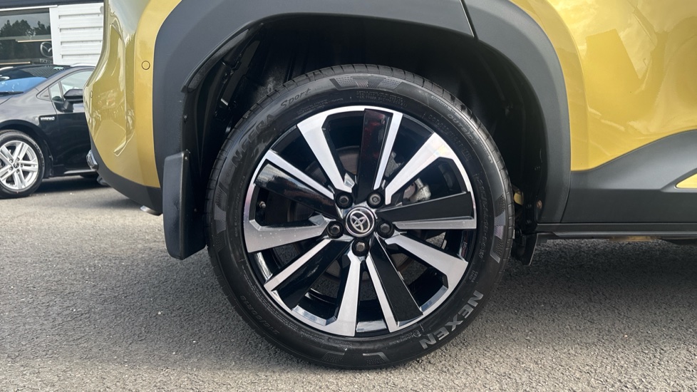 Toyota Yaris Cross 1.5 Hybrid Premiere Edition 5dr CVT Hybrid Estate - Image 25