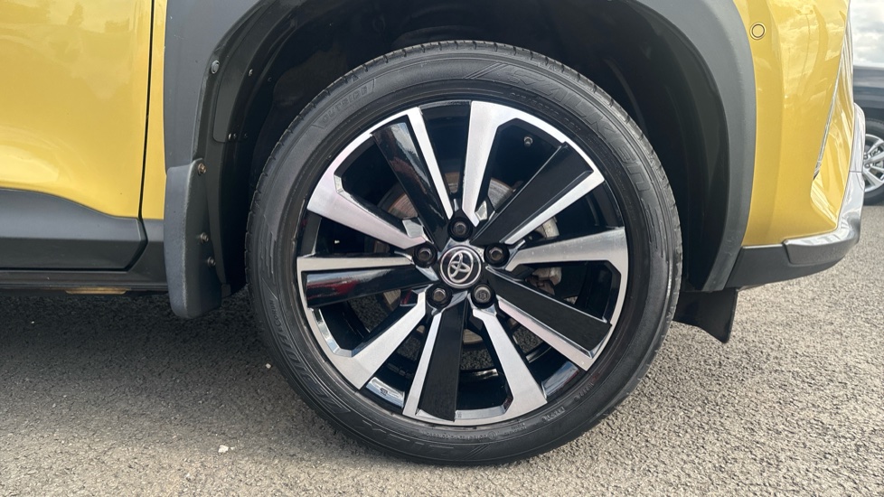 Toyota Yaris Cross 1.5 Hybrid Premiere Edition 5dr CVT Hybrid Estate - Image 29