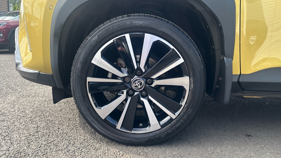 Toyota Yaris Cross 1.5 Hybrid Premiere Edition 5dr CVT Hybrid Estate - Image 30