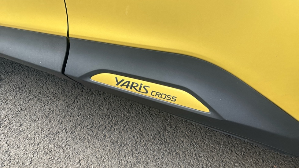 Toyota Yaris Cross 1.5 Hybrid Premiere Edition 5dr CVT Hybrid Estate - Image 32