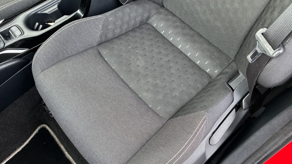 Toyota Corolla 1.8 Hybrid Icon 5dr CVT Hybrid Estate - Image 17