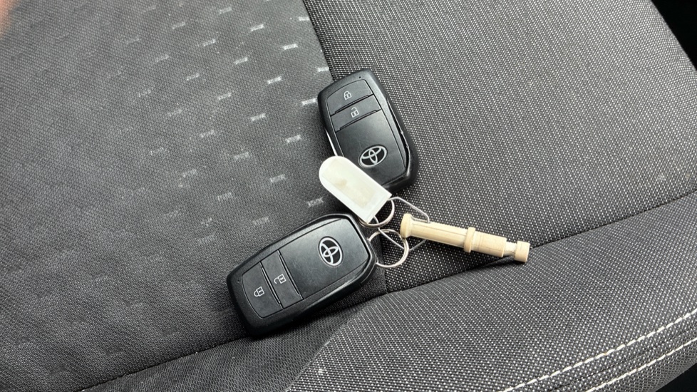 Toyota Corolla 1.8 Hybrid Icon 5dr CVT Hybrid Estate - Image 28