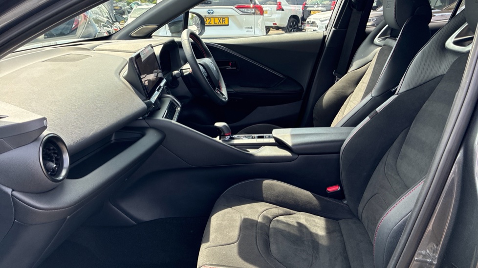 Toyota C-HR 2.0 PHEV GR Sport 5dr CVT Hatchback - Image 5