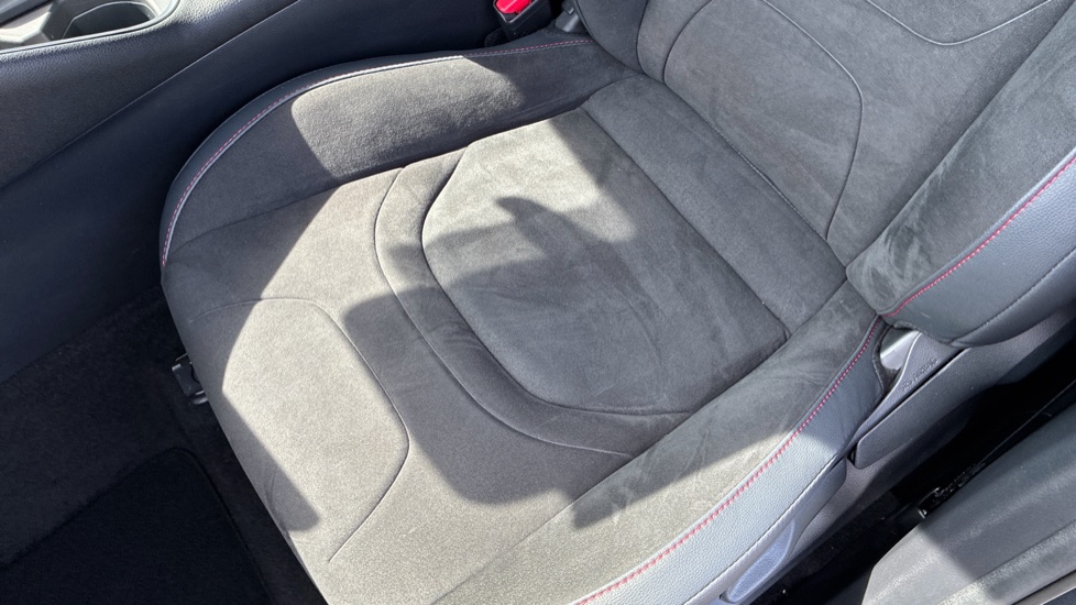 Toyota C-HR 2.0 PHEV GR Sport 5dr CVT Hatchback - Image 17