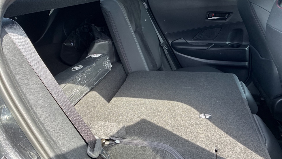 Toyota C-HR 2.0 PHEV GR Sport 5dr CVT Hatchback - Image 18