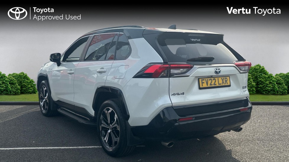 Toyota RAV4 2.5 PHEV Dynamic 5dr CVT Estate - Image 4